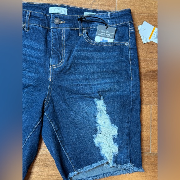 NWT Sofia Distressed Dark Wash Denim Shorts - Picture 3 of 6